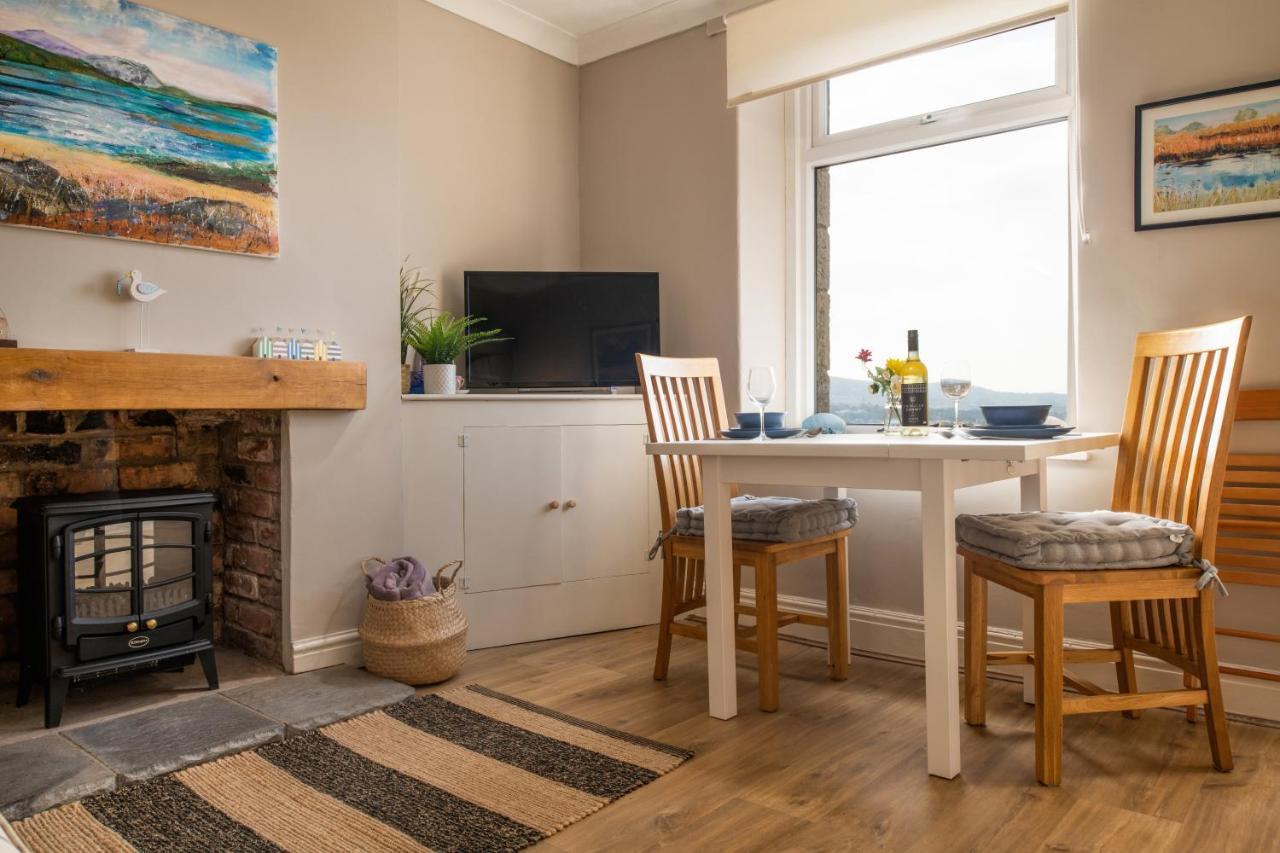 فيلا Windy Ridge Terrace With Beautiful Sea Views, North Wales Coast Old Colwyn المظهر الخارجي الصورة