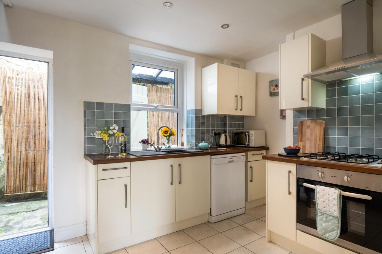 فيلا Windy Ridge Terrace With Beautiful Sea Views, North Wales Coast Old Colwyn المظهر الخارجي الصورة