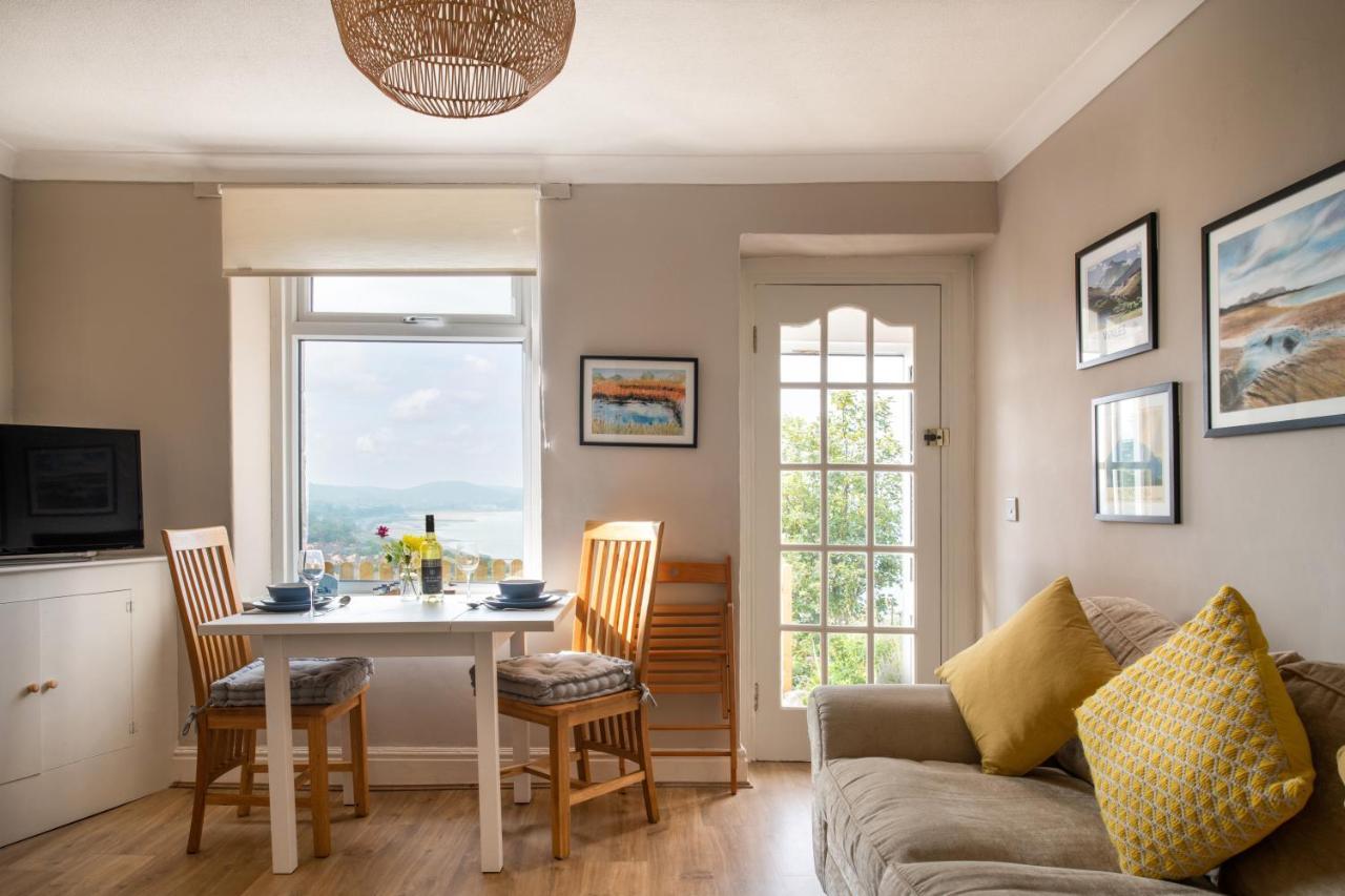 فيلا Windy Ridge Terrace With Beautiful Sea Views, North Wales Coast Old Colwyn المظهر الخارجي الصورة