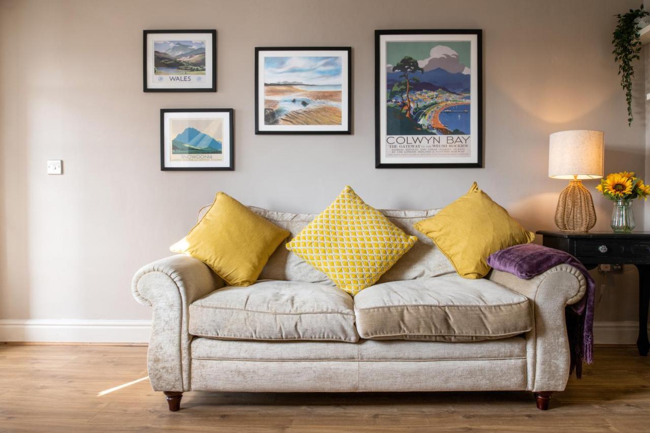 فيلا Windy Ridge Terrace With Beautiful Sea Views, North Wales Coast Old Colwyn المظهر الخارجي الصورة