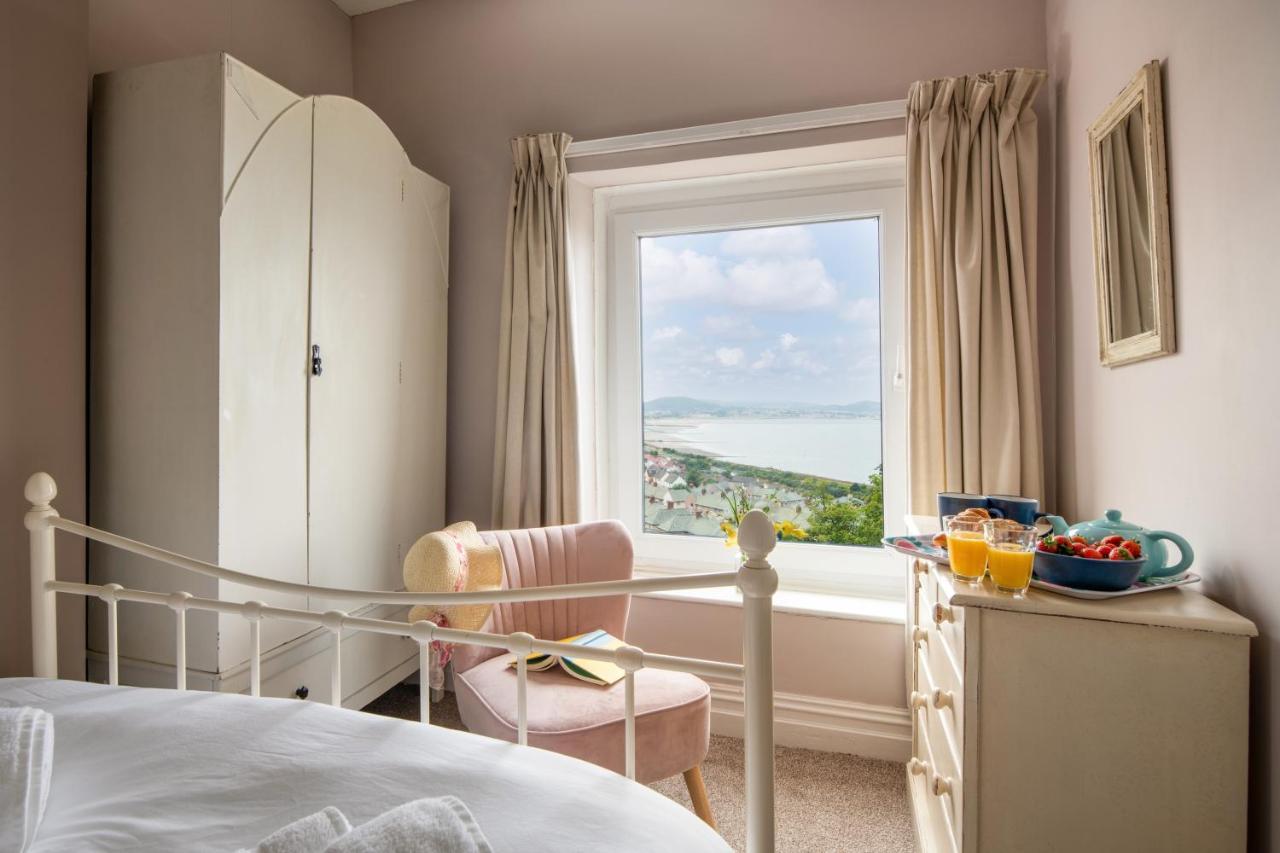 فيلا Windy Ridge Terrace With Beautiful Sea Views, North Wales Coast Old Colwyn المظهر الخارجي الصورة