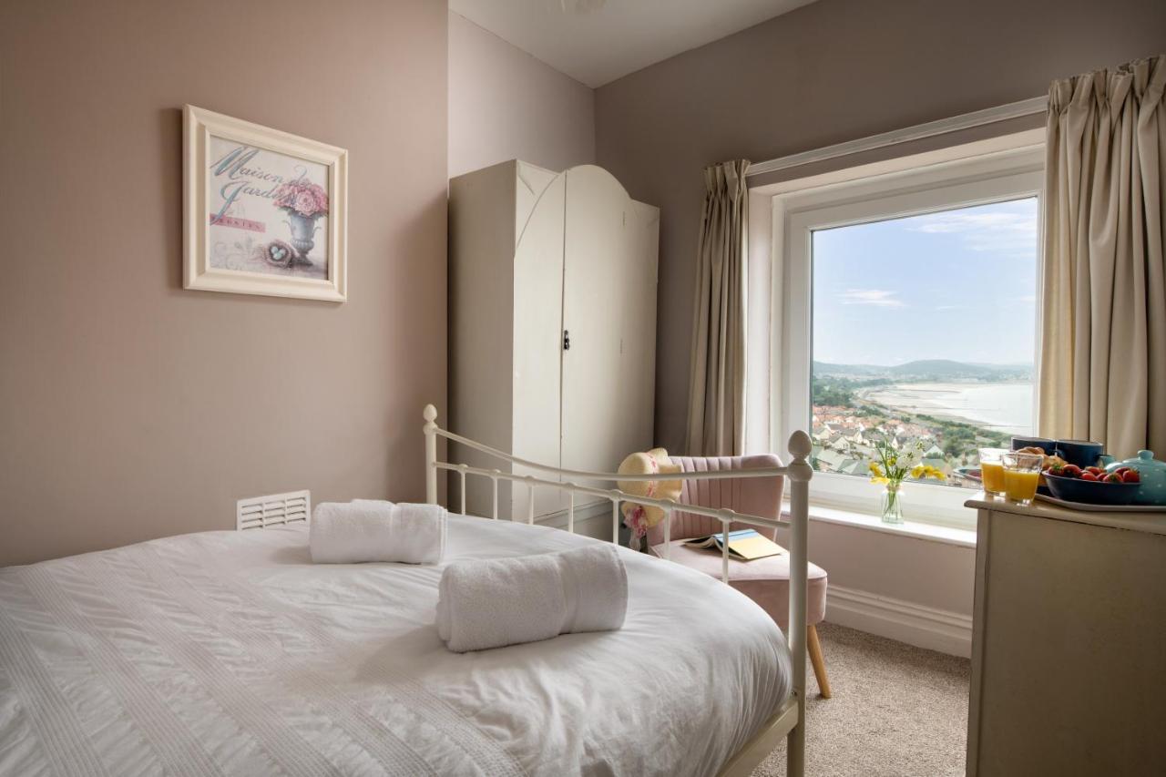 فيلا Windy Ridge Terrace With Beautiful Sea Views, North Wales Coast Old Colwyn المظهر الخارجي الصورة